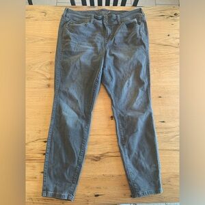 Torrid‎ Skinny Jeggings Gray Women’s 18 R Jeans Pants Preloved